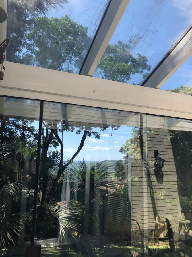 Casa Gramado Vista para o Vale - Parte Térrea -andar inteiro- Não Compartilhado Vila Exterior foto