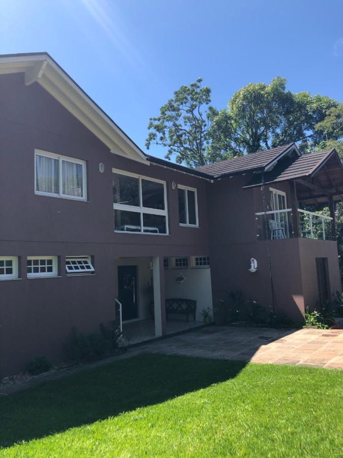 Casa Gramado Vista para o Vale - Parte Térrea -andar inteiro- Não Compartilhado Vila Exterior foto