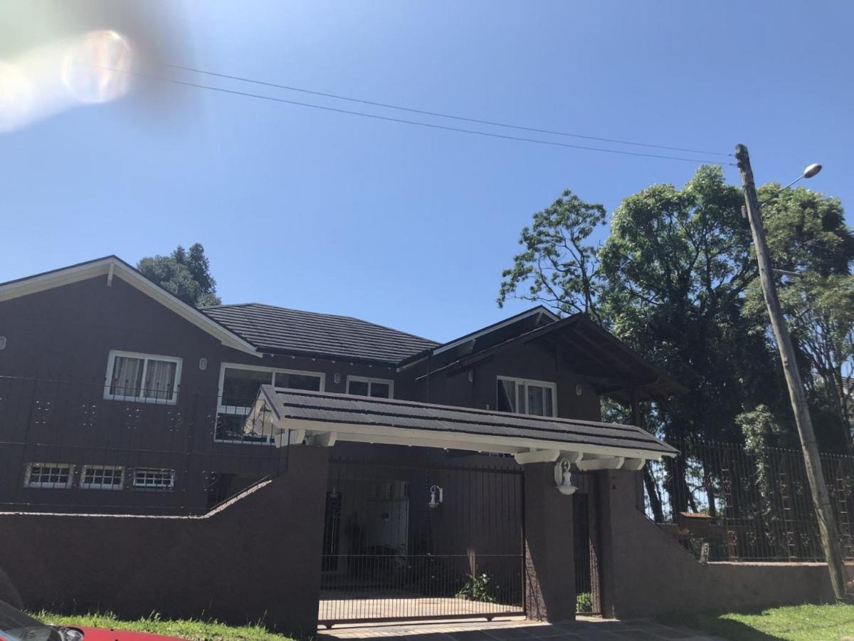 Casa Gramado Vista para o Vale - Parte Térrea -andar inteiro- Não Compartilhado Vila Exterior foto